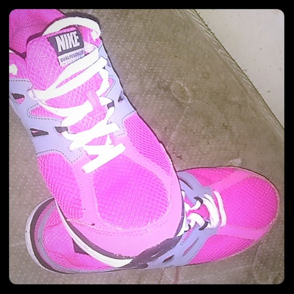 Nikes - Picture 1 of 1